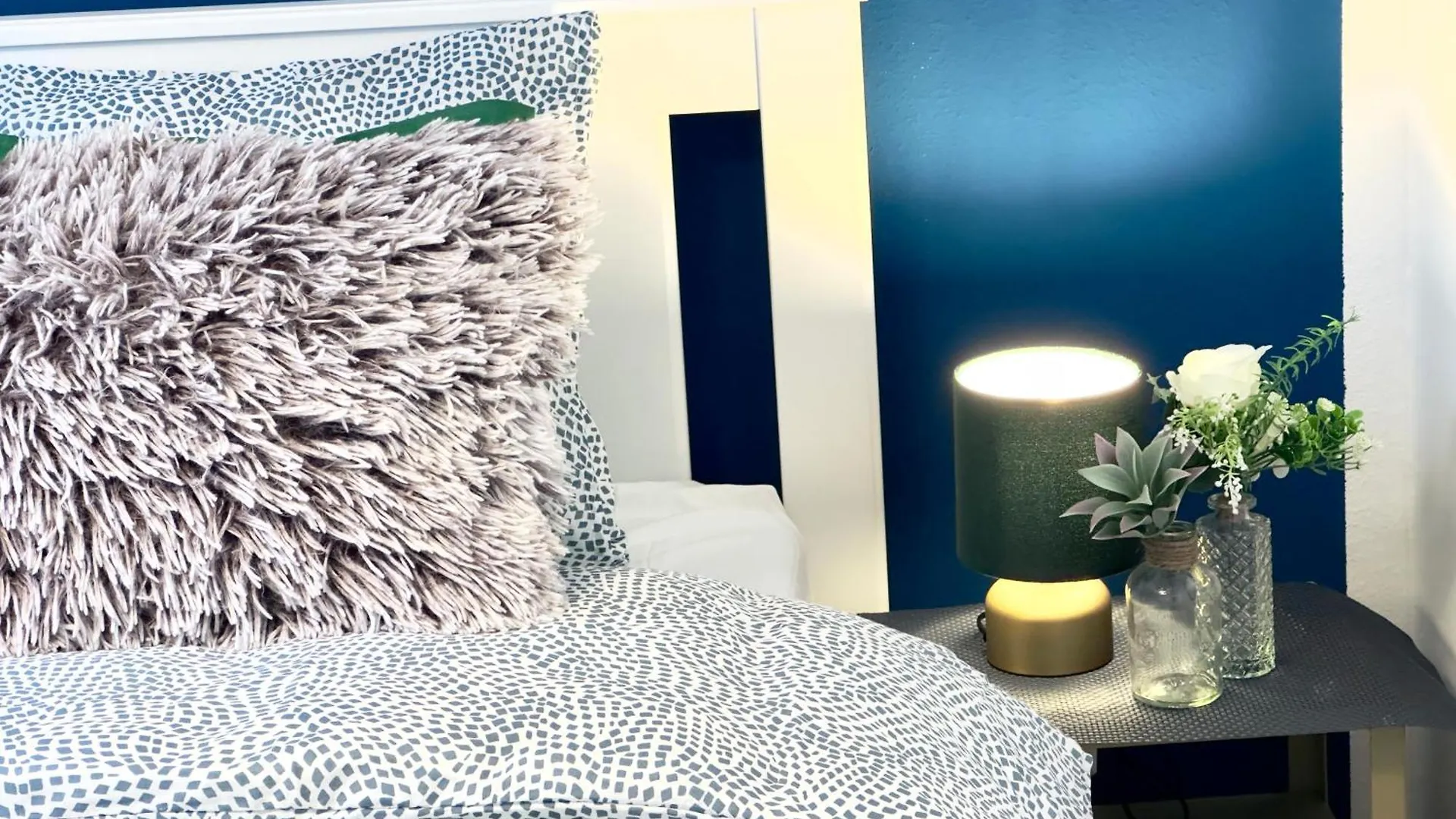 Design 3 Bedroom Near Main Train Station Apartment Вена