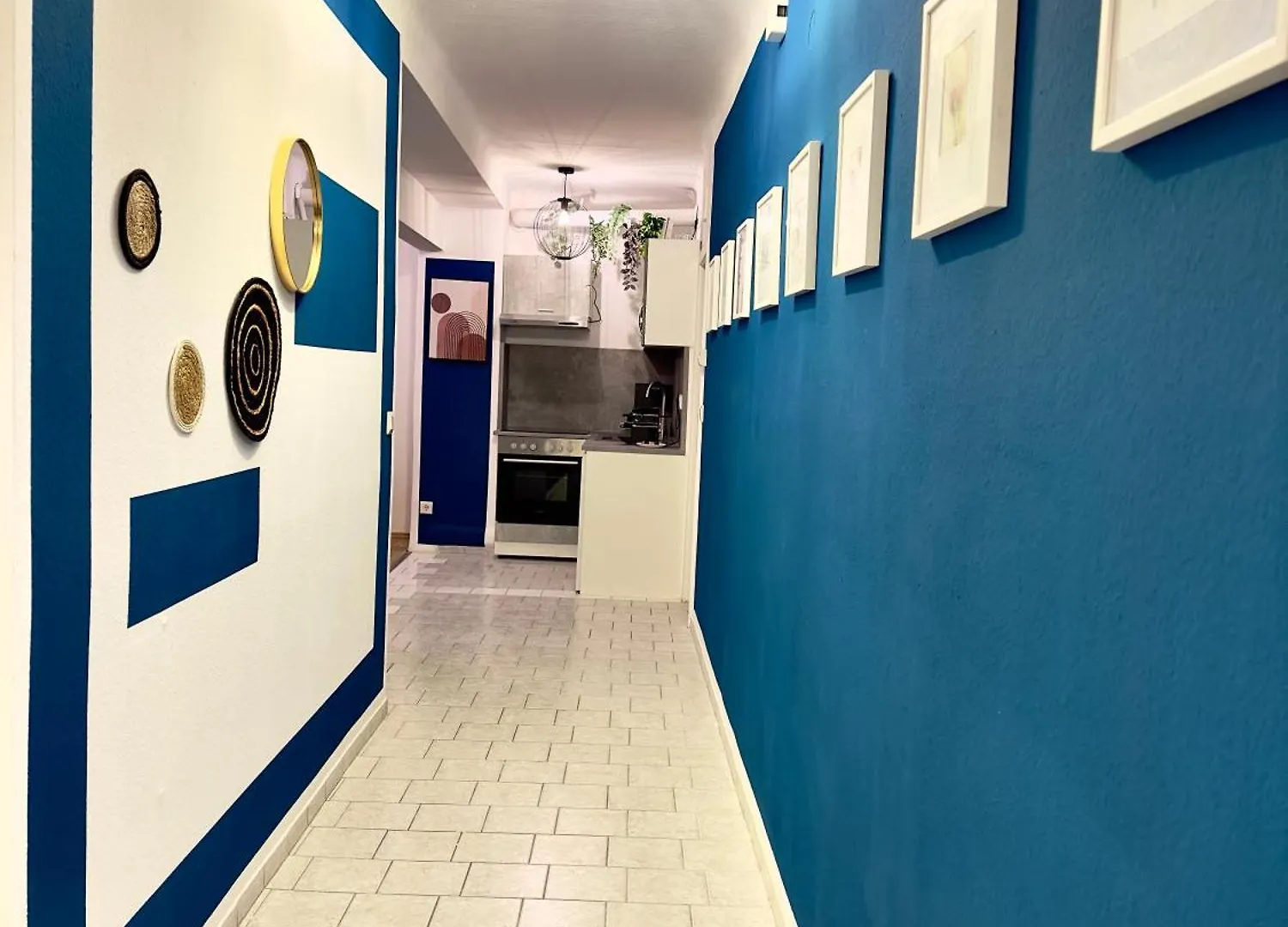 Design 3 Bedroom Near Main Train Station Apartment Вена