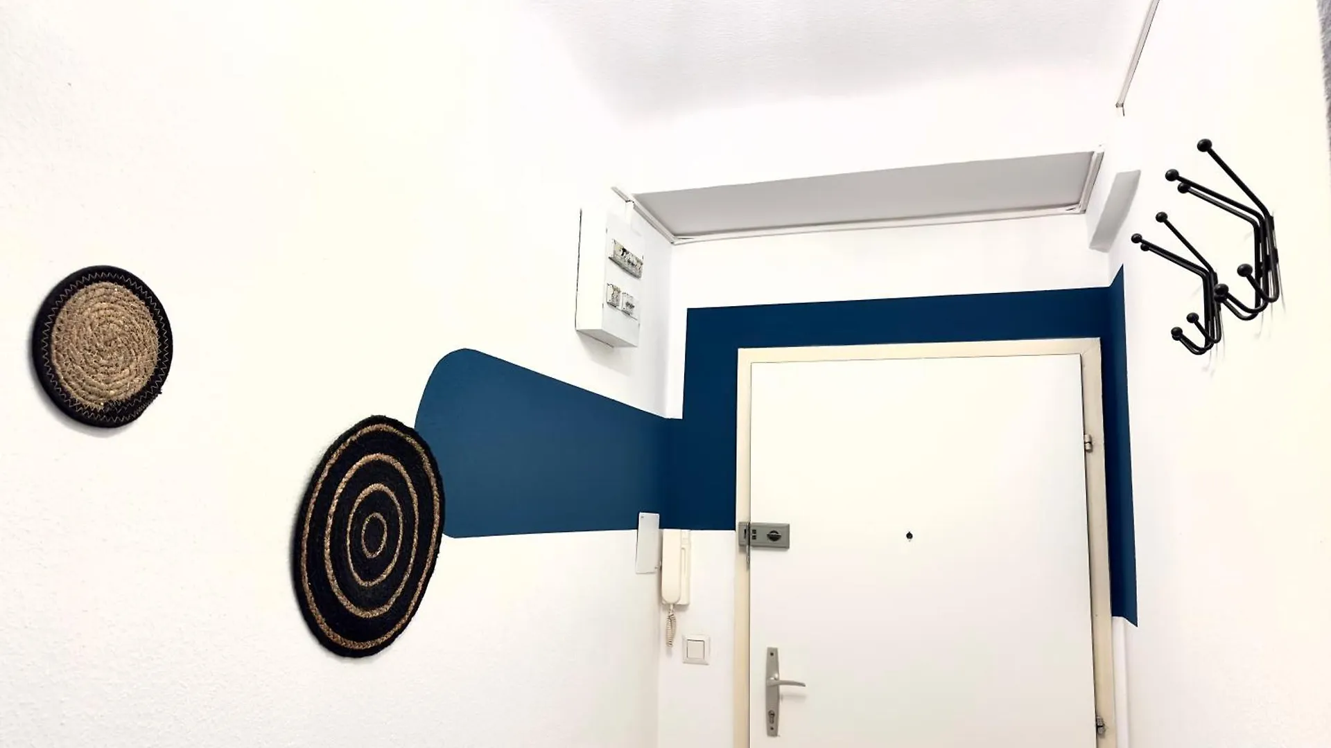 Design 3 Bedroom Near Main Train Station Apartment Вена
