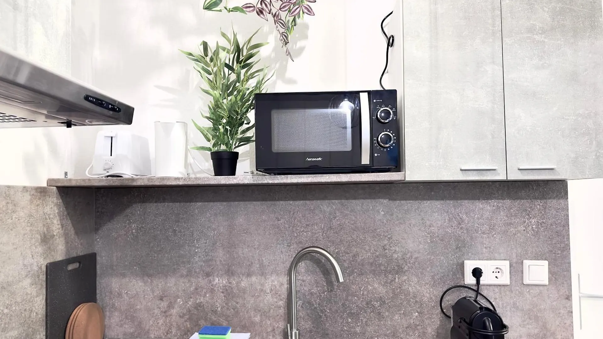 Design 3 Bedroom Near Main Train Station Apartment Вена