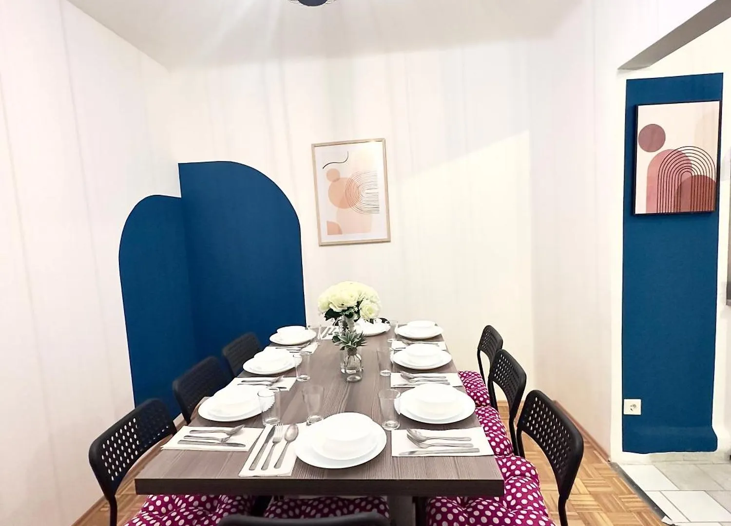 Design 3 Bedroom Near Main Train Station Apartment Вена