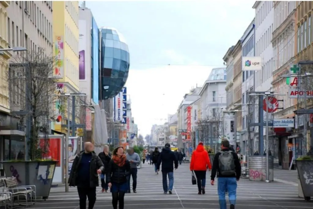 Design 3 Bedroom Near Main Train Station Apartment Vienna